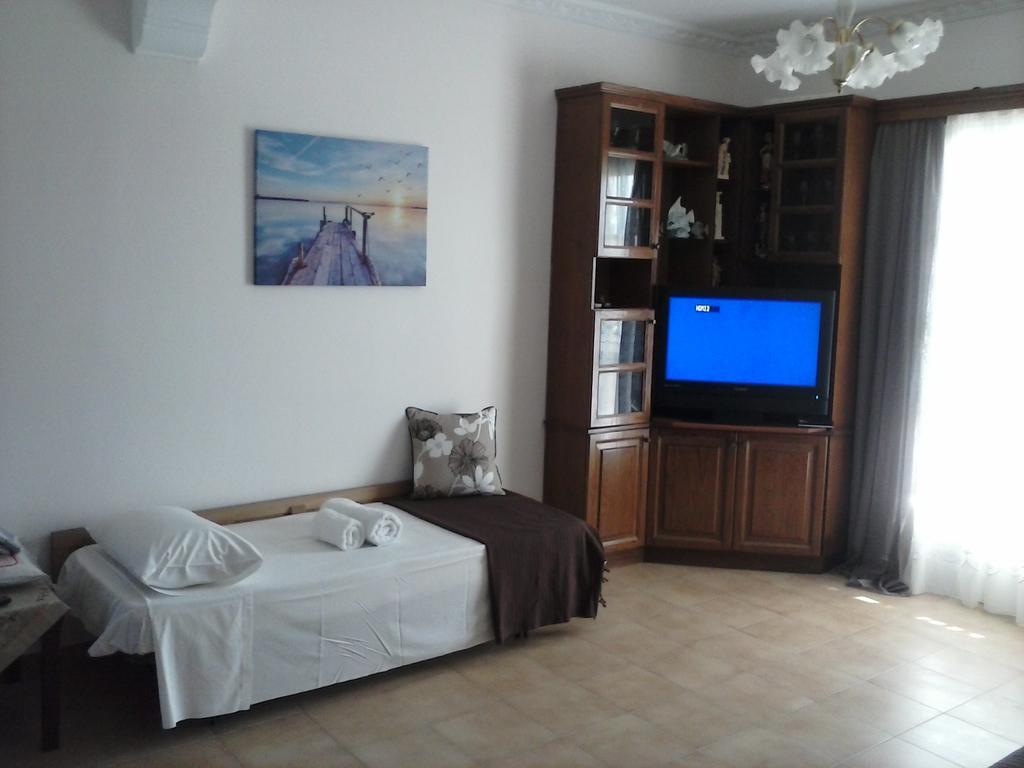 Athineos Daire Kommeno (Corfu)