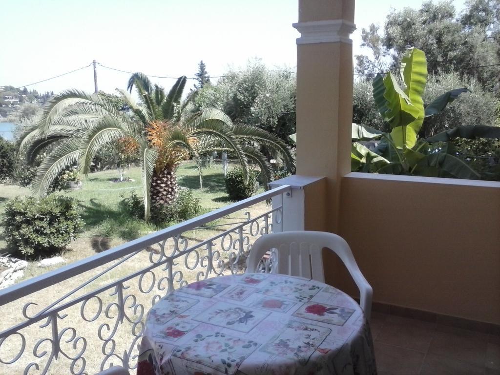 Athineos *