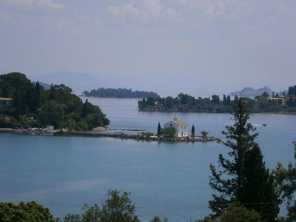 Athineos