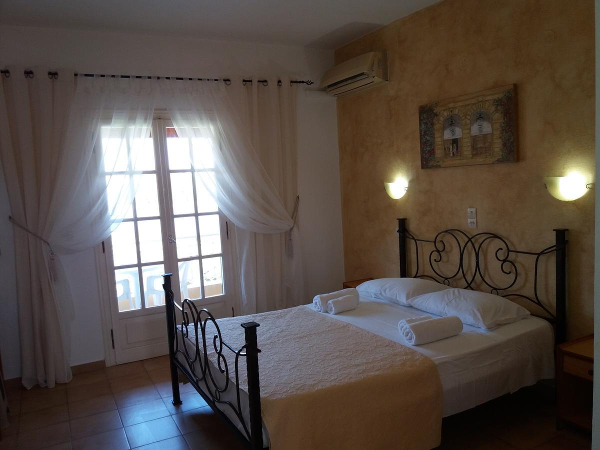 Athineos Kommeno (Corfu)