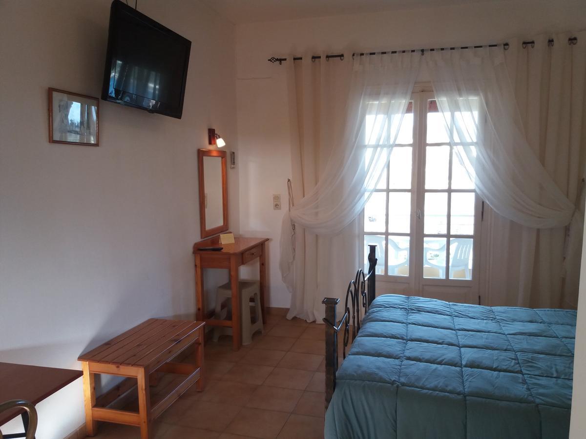 Athineos Kommeno (Corfu)
