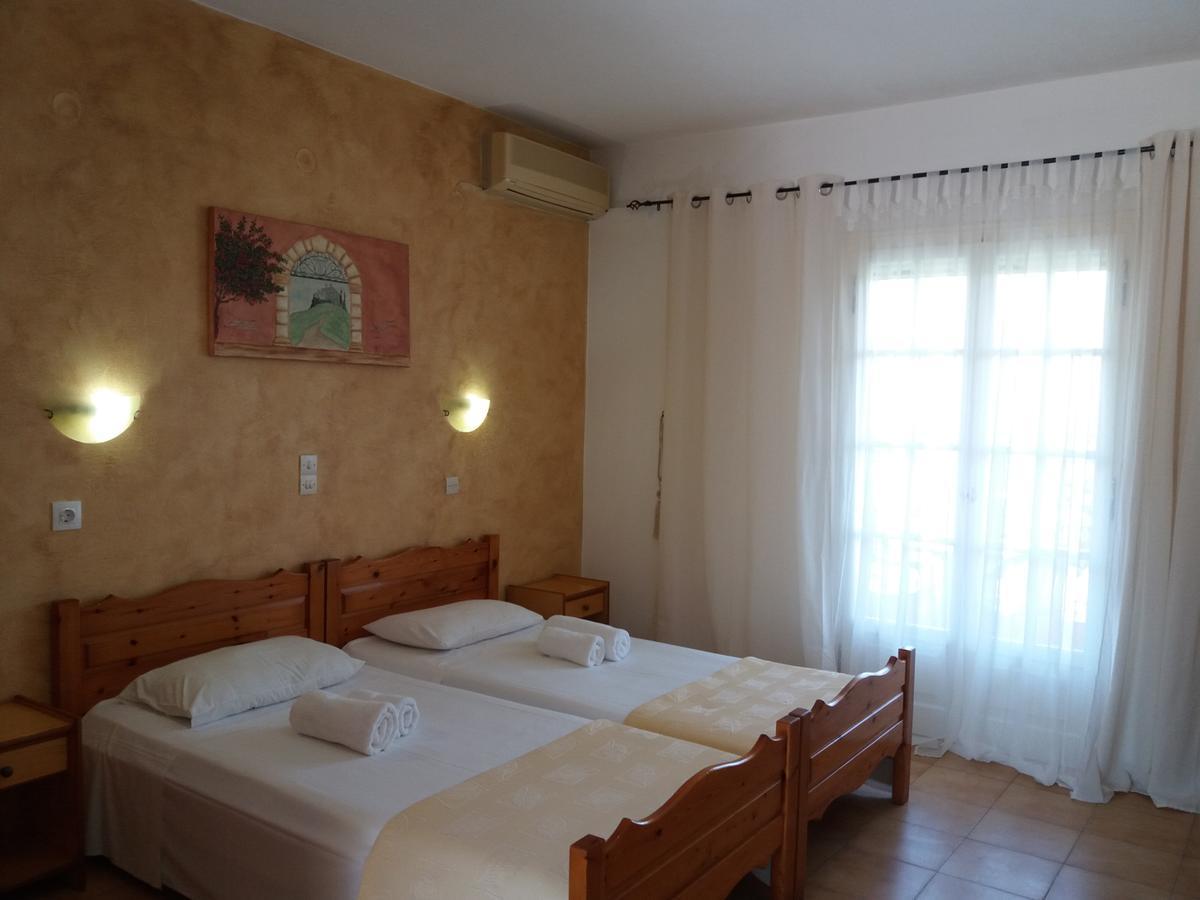 Athineos Kommeno (Corfu)